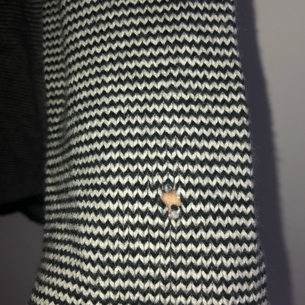 Express sweatshirt||Turtle Neck